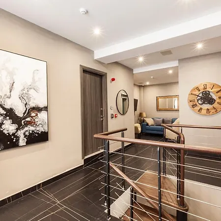 Appartement Modern, Large And Spacious Home, Perfect For Group By 360 Estates