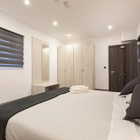 Modern, Large And Spacious Home, Perfect For Group By 360 Estates Appartement