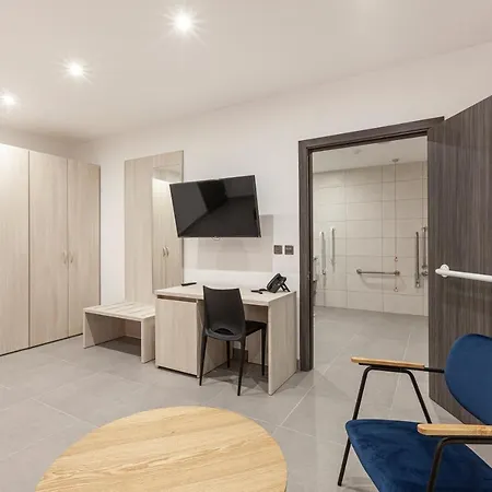 Appartement Modern, Large And Spacious Home, Perfect For Group By 360 Estates