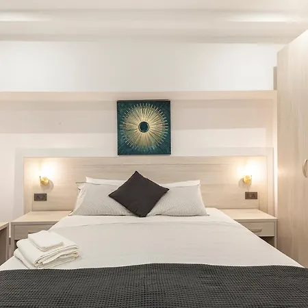 Appartement Modern, Large And Spacious Home, Perfect For Group By 360 Estates