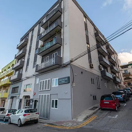 Modern, Large And Spacious Home, Perfect For Group By 360 Estates *