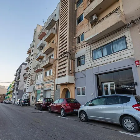 Modern, Large And Spacious Home, Perfect For Group By 360 Estates *